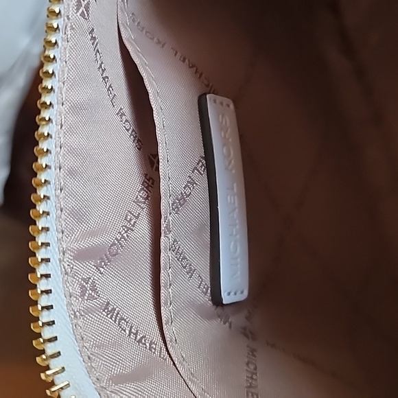 Michael Kors Jet Set Travel White Crossbody Signature Print Set - Picture 12 of 15